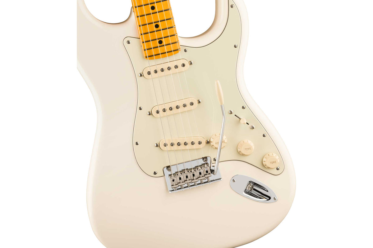 Fender American Pro Stratocaster Maple FB Olympic White — body and electronics detail
