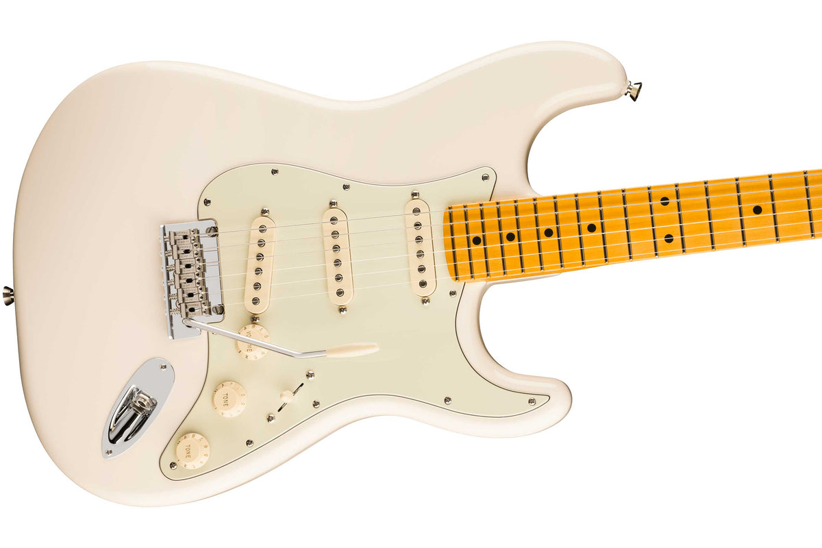 Fender American Pro Stratocaster Maple FB Olympic White — alternate body detail