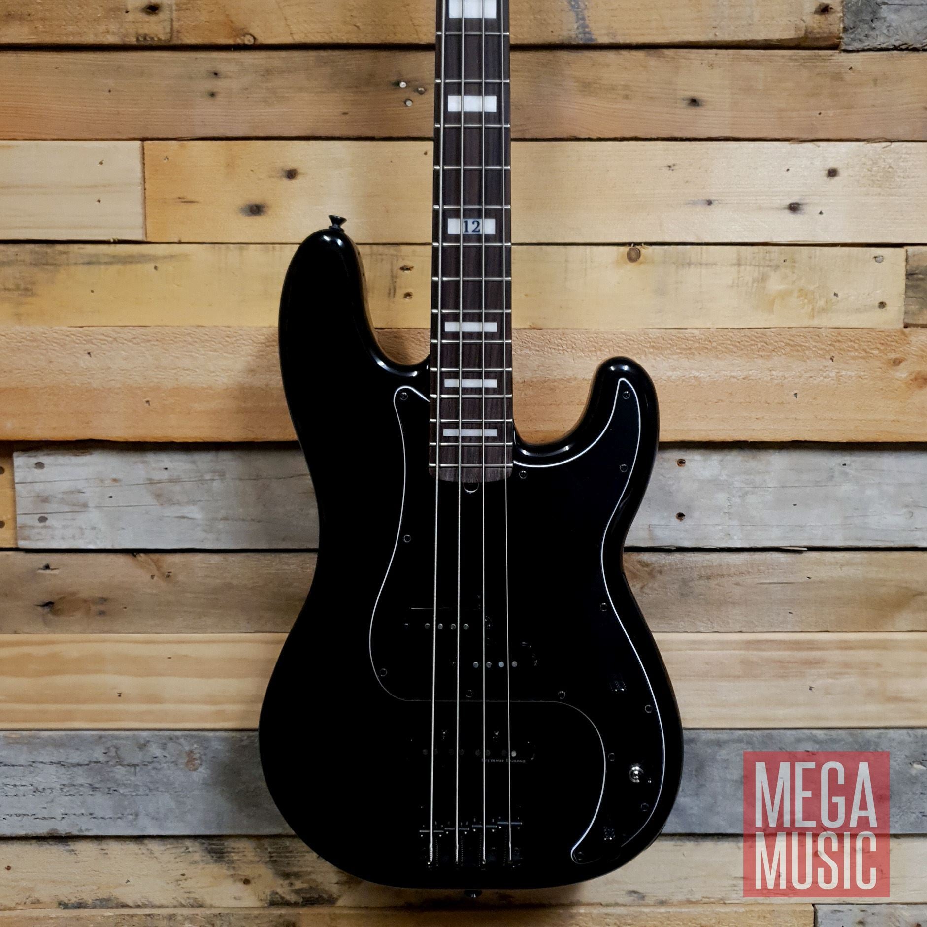 Fender Duff McKagan Deluxe P Bass w/Rosewood Fretboard - Black
