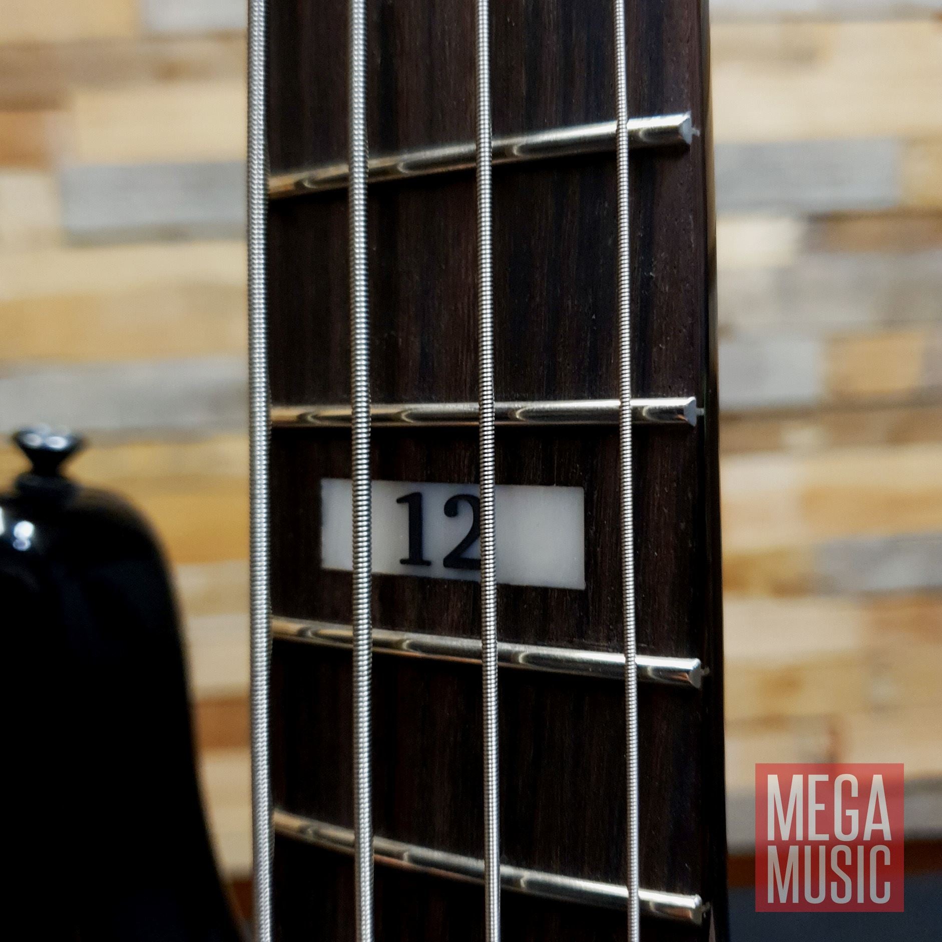 Fender Duff McKagan Deluxe P Bass w/Rosewood Fretboard - Black