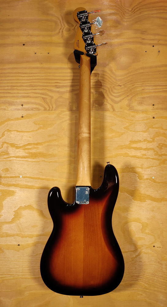 Fender Vintera II '60s Precision Bass Guitar with Rosewood Fretboard in 3-Colour Sunburst (B-STOCK)