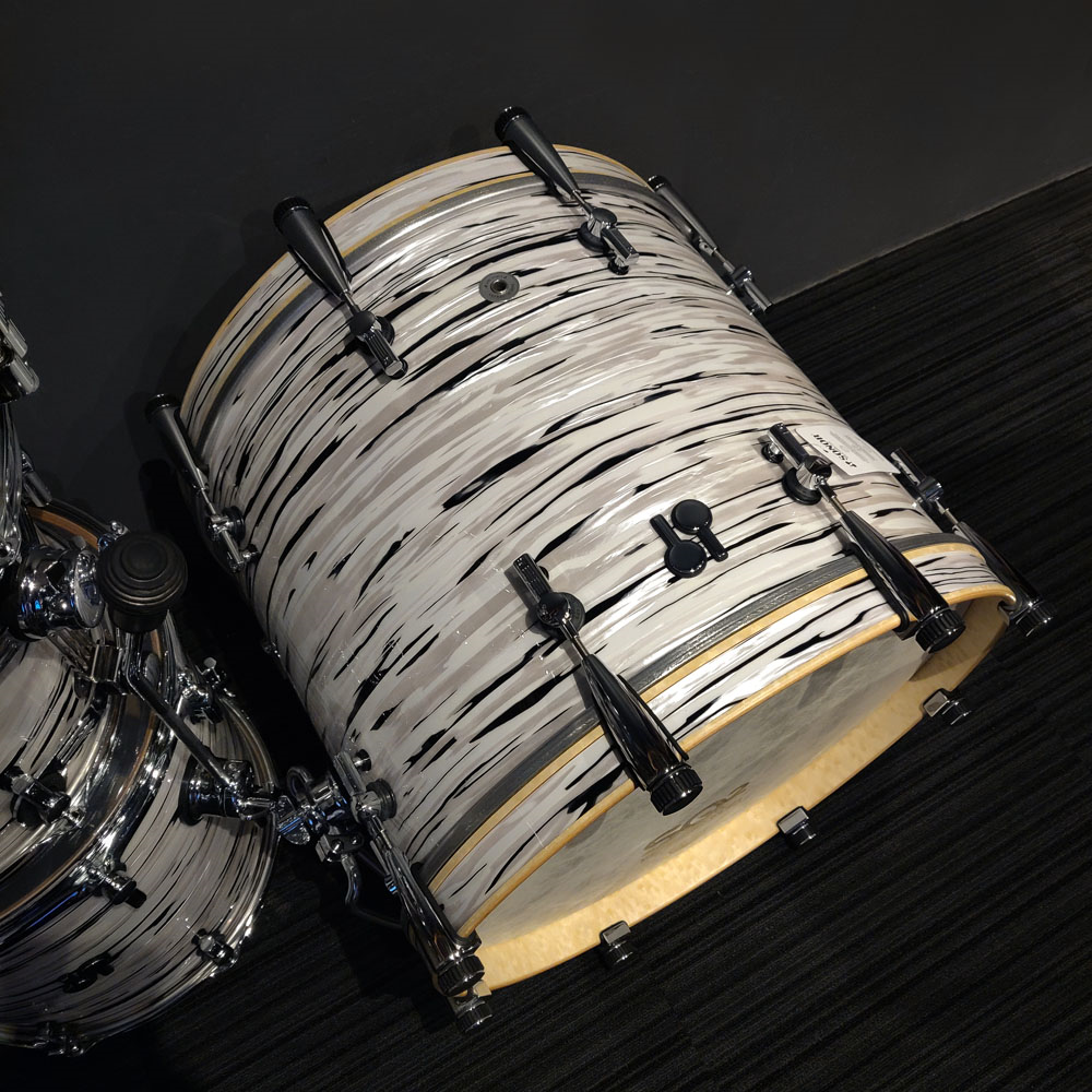 SONOR SQ2 drum kit in white oyster finish with medium beech shells, includes 12x9 tom, 14x6 snare, 14x14 floor tom, and 20x16 bass drum