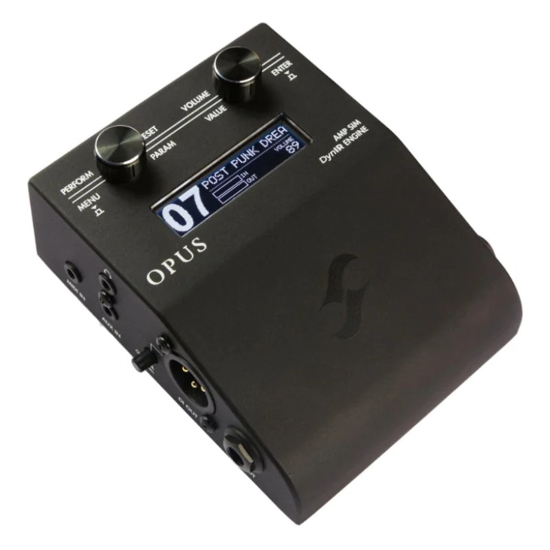 Two Notes OPUS effects pedal with amp simulation and DynIR engine, featuring various control knobs and input/output jacks.
