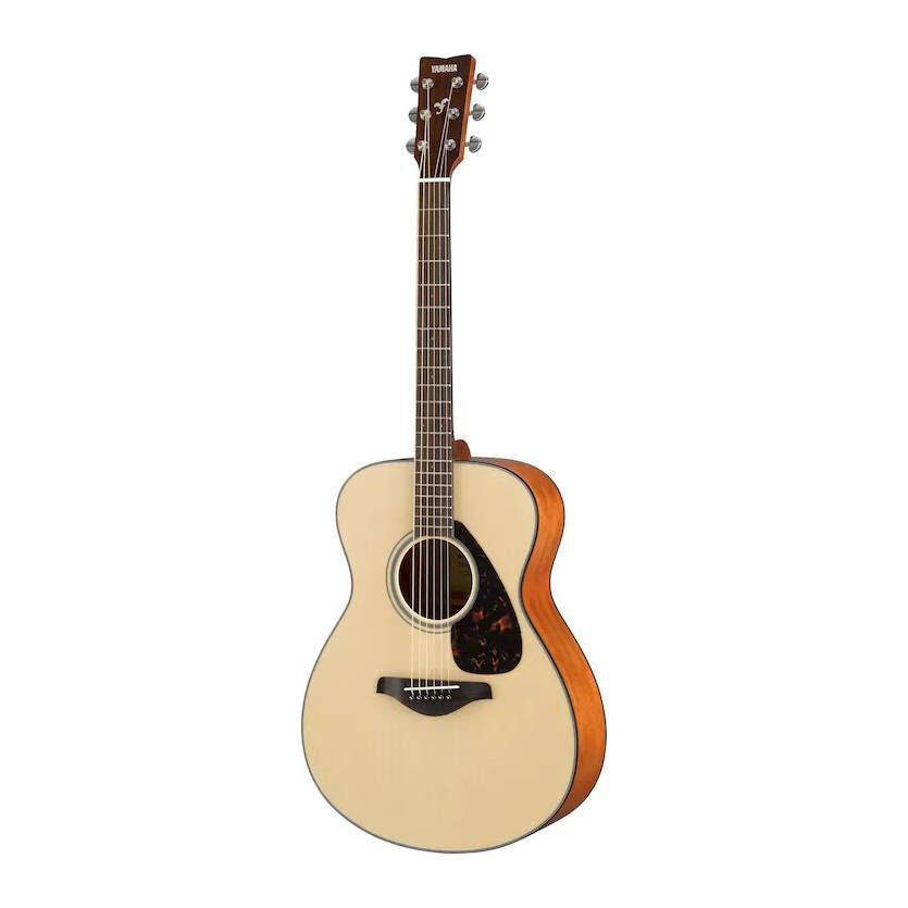 Yamaha GIGMAKERFS800 Concert Solid-Top Acoustic Guitar Pack In Natural