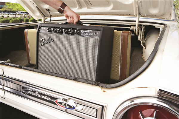 Fender '65 Princeton Reverb 12W 1x10" tube guitar combo amplifier with control panel and vintage design