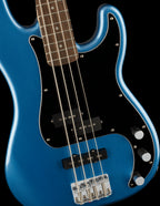 Squier Affinity Series Precision Bass PJ, Laurel Fingerboard, Black Pickguard, Lake Placid Blue
