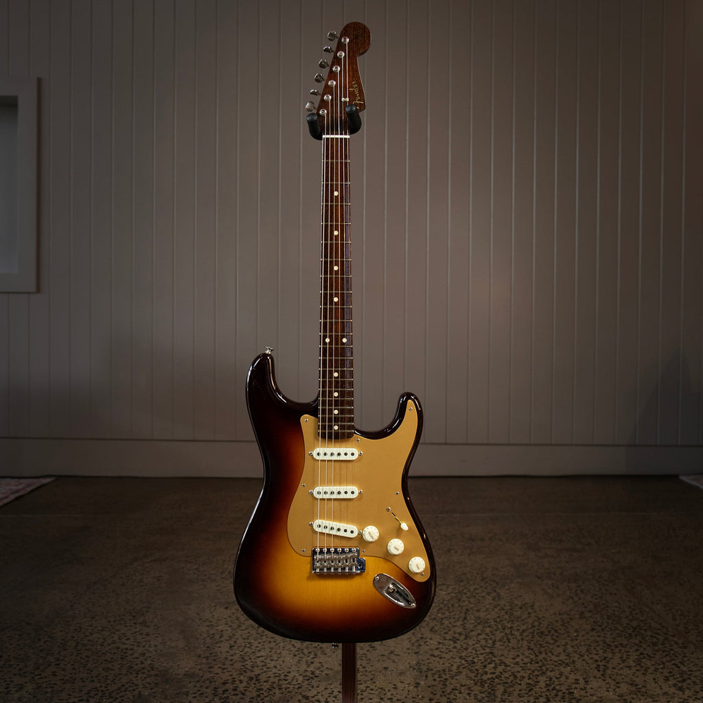 Fender Custom Shop 1957 Stratocaster RW Deluxe Closet Classic electric guitar with wide-fade 2-tone sunburst finish, maple neck and pickups.
