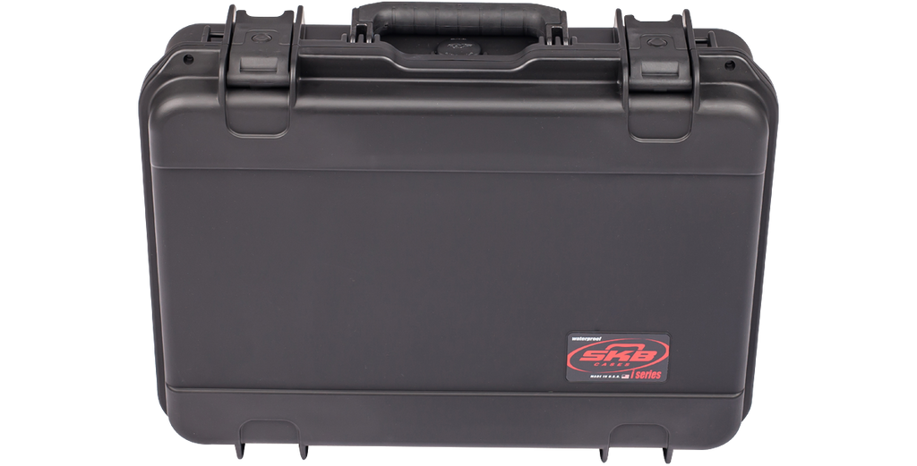 SKB 3I-1813-5B-C bass guitar amplifier head hard case with reinforced exterior and secure latches.