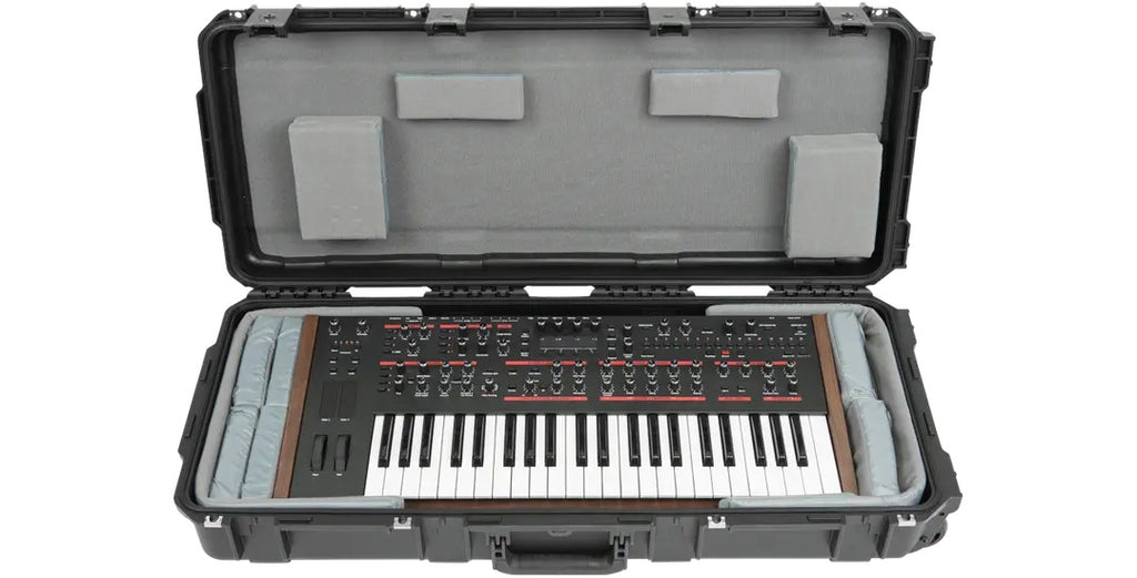 SKB 3i-3614-TKBD iSeries 49-note keyboard hard case showing rugged exterior and secure latches.