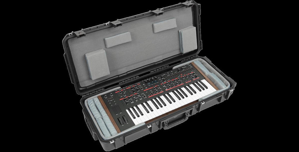 SKB 3i-3614-TKBD iSeries 49-note keyboard case with padded interior and durable hard shell for protection during transport.