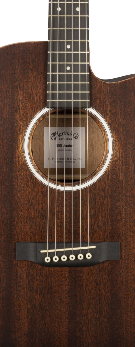 Martin 000CJR-10E: 000 Cutaway Junior StreetMaster