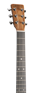 Martin 000CJR-10E: 000 Cutaway Junior StreetMaster