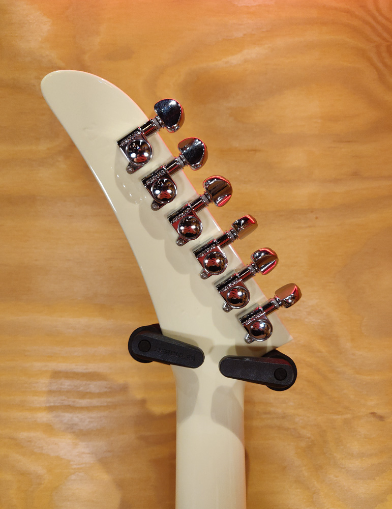 Gibson 70's Explorer Electric Guitar in Classic White - Preloved