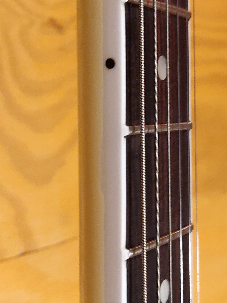 Gibson 70's Explorer Electric Guitar in Classic White - Preloved