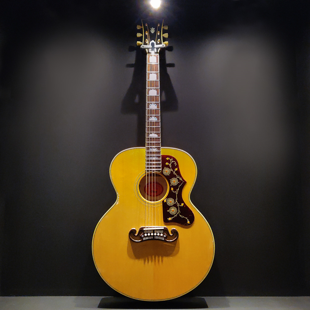 Gibson SJ-200 Original Hand Picked Montana Acoustic Guitar