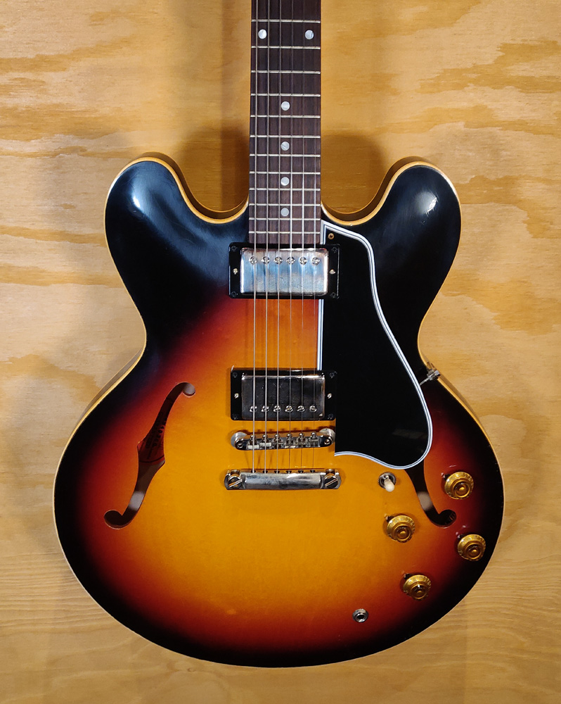 Gibson Murphy Lab '58 ES-335 electric guitar in Light Aged Triburst finish, showcasing the classic semi-hollow body and vintage hardware.