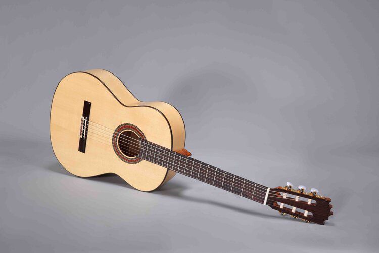 Altamira Guitars N300F Flamenco Guitar / Solid Spruce Top / Laminate Cypress Back and Sides / Gloss Finish