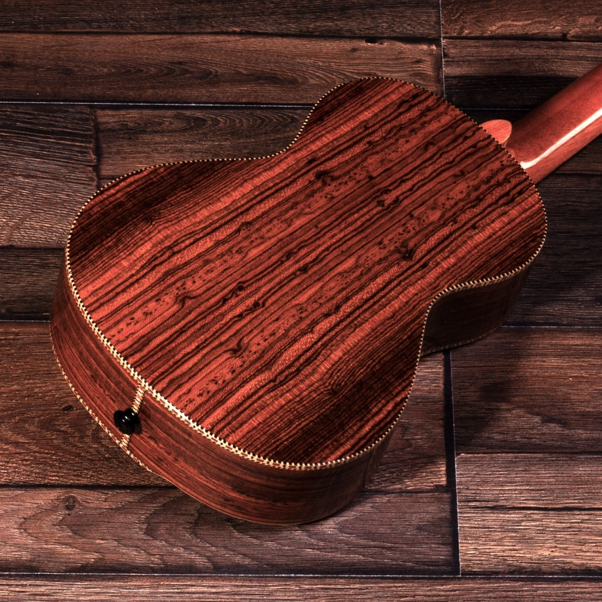 Barnes & Mullins Tenor Ukulele in Becote - B-Stock