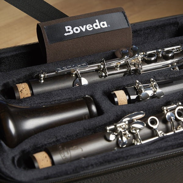 Boveda Standard Humidity Control Starter Kit for guitars, small size, includes humidity packs and storage case for guitar care.