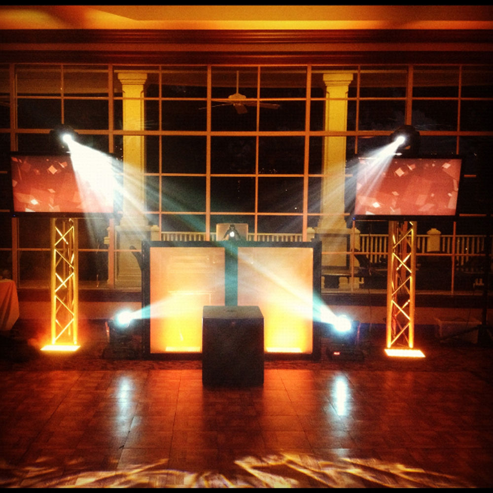 Trusst CT-UTVM Universal TV Trussing Mount