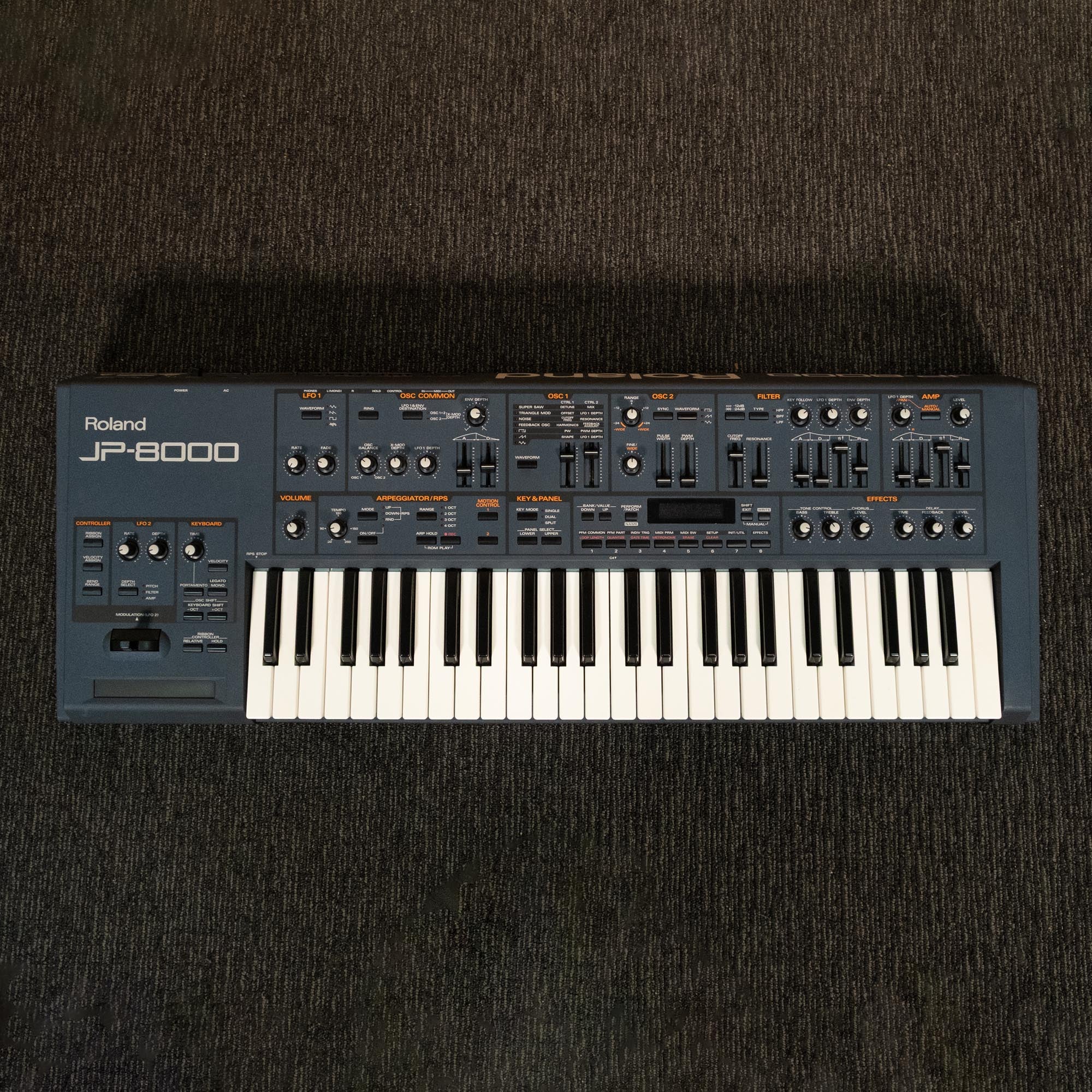 Roland JP-8000 Synthesizer (ZJ55909) - Preloved