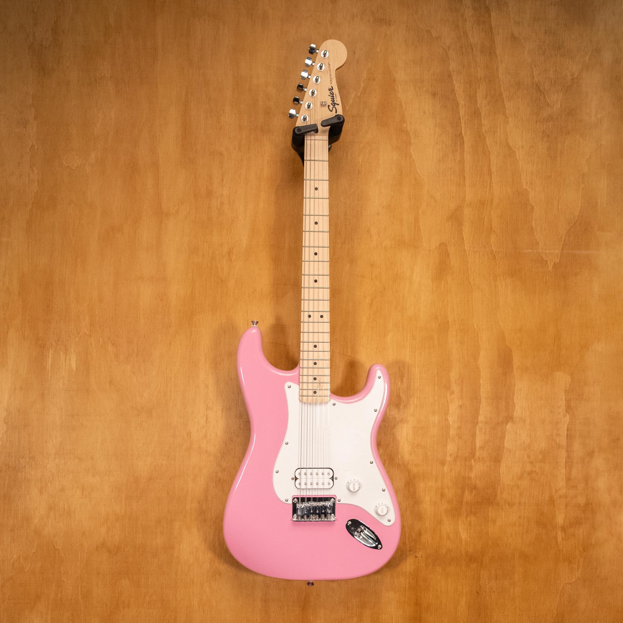 Squier Sonic Stratocaster Electric Guitar in Pink (ICSG24027290) - Preloved