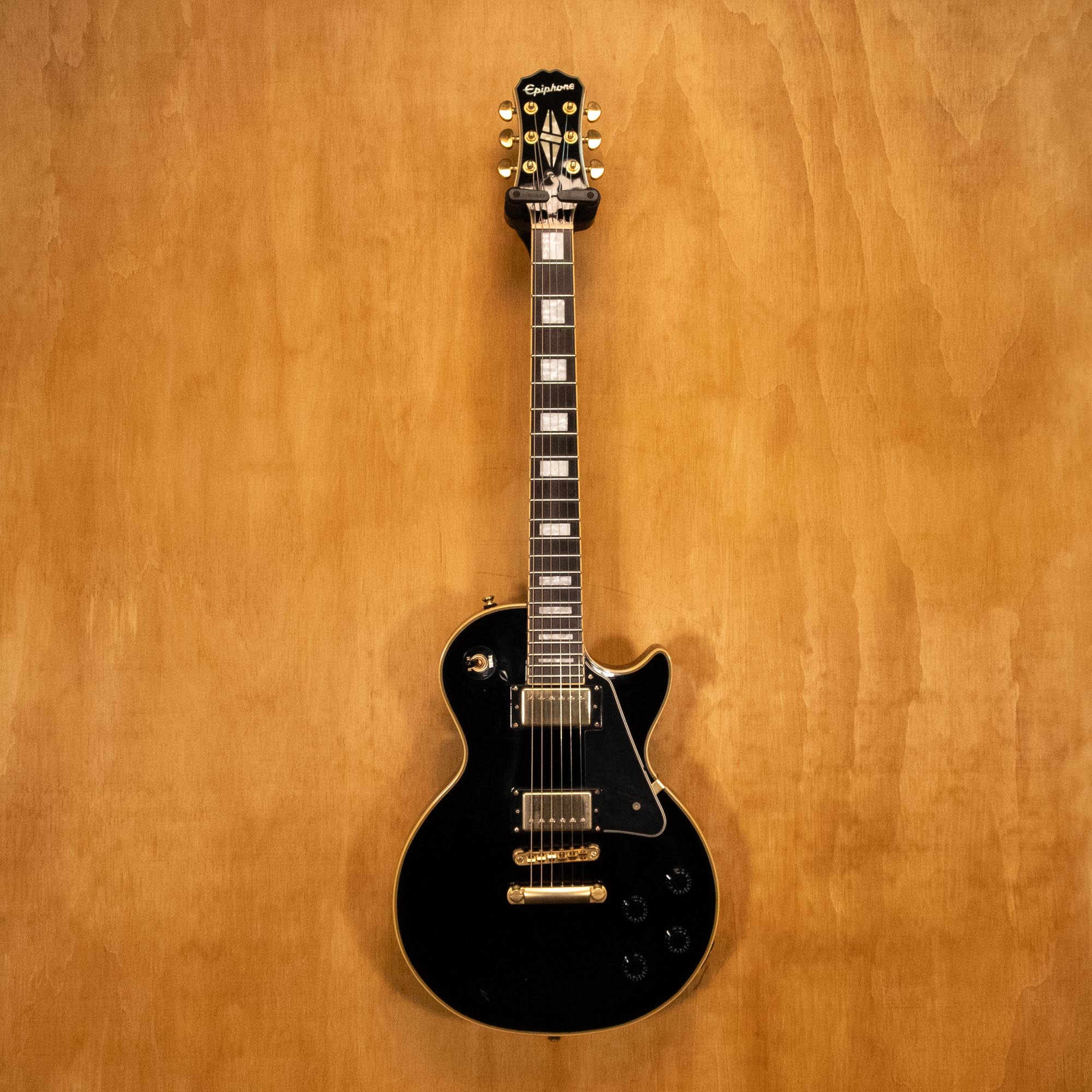 Epiphone Les Paul Custom Pro Electric Guitar with Gold Hardware in Ebony '17 (17071506971) - Preloved