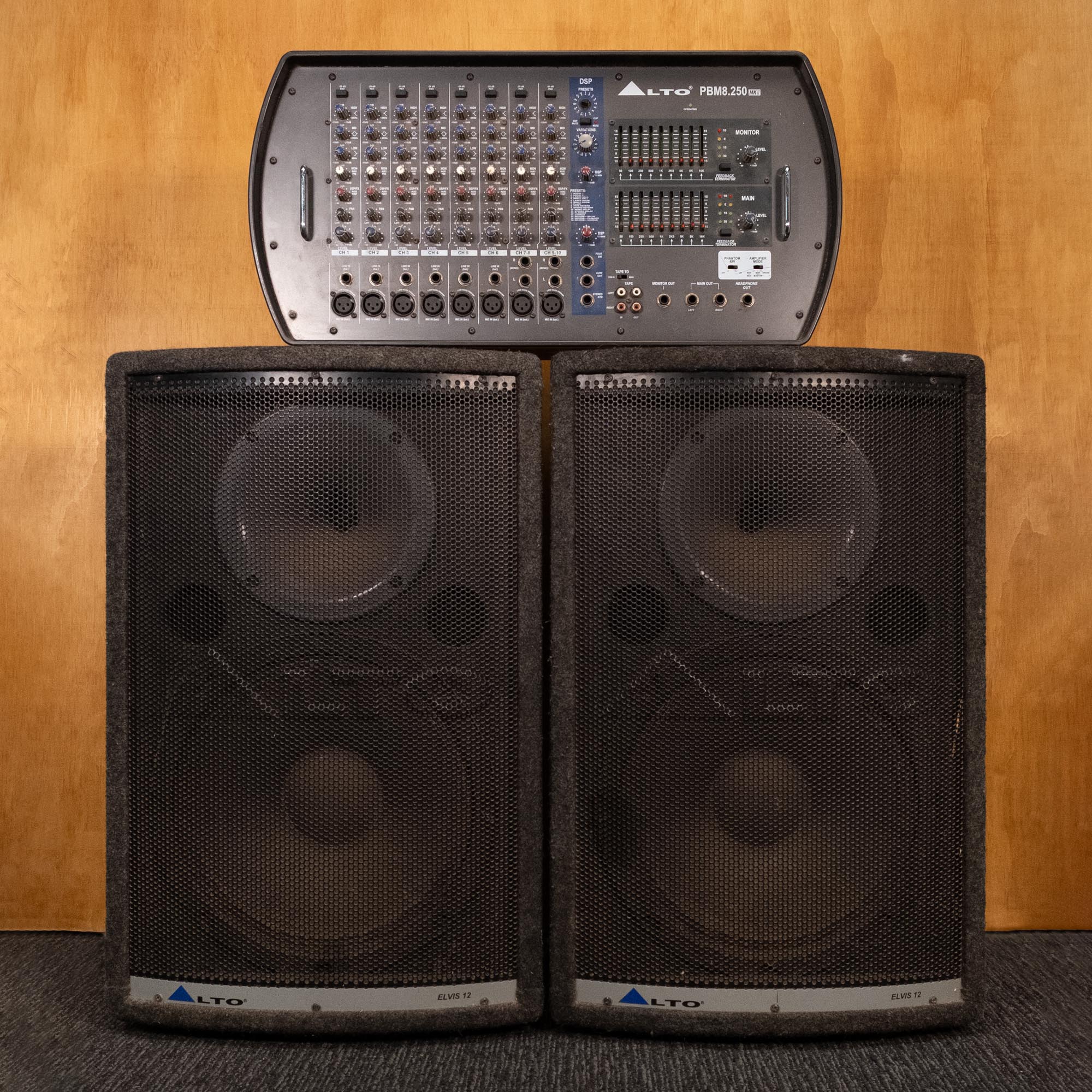 Alto PA Package Powered Mixer with 2x Alto Speakers (9050026095) - Preloved
