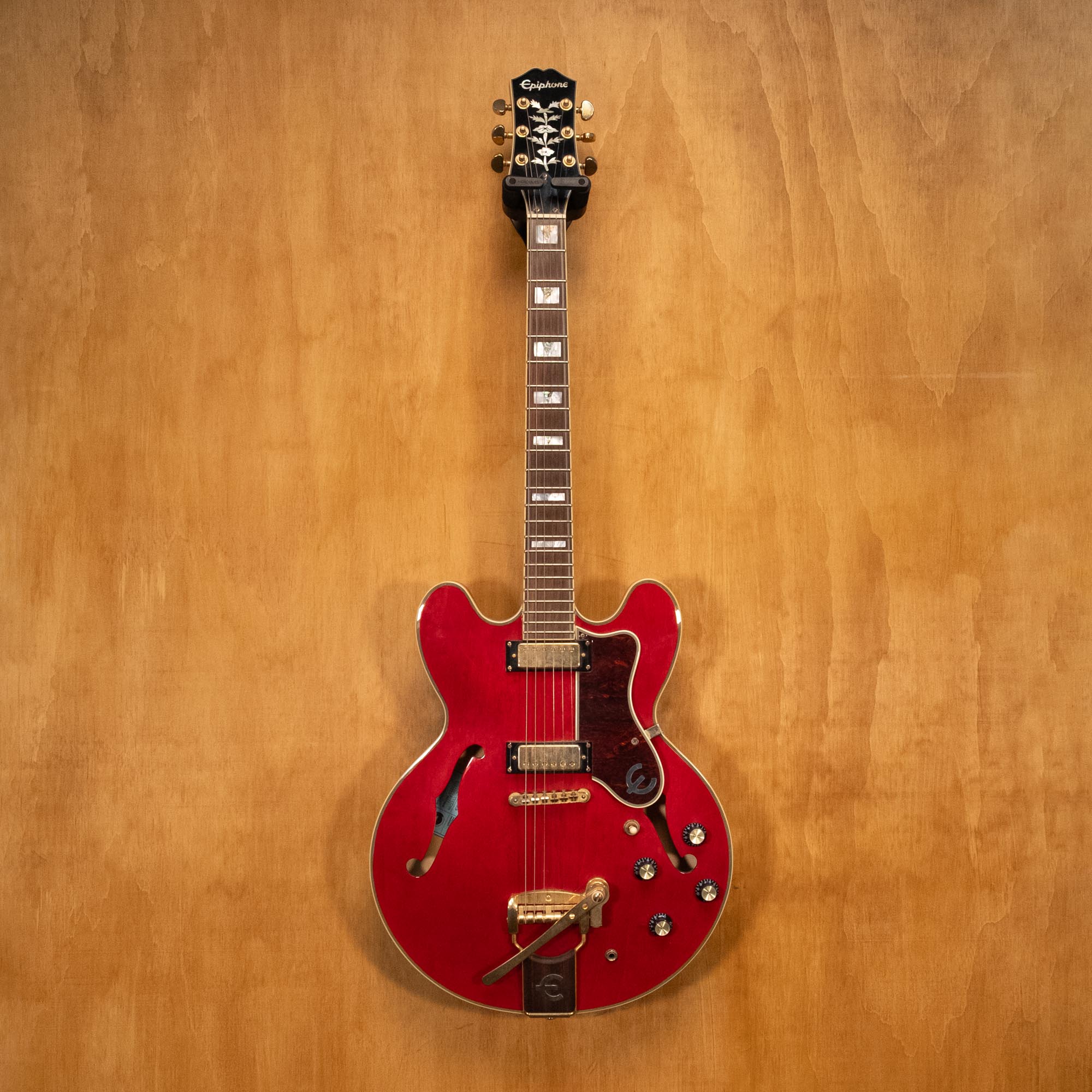 Preloved Epiphone Sheraton '62 Reissue electric guitar with sunburst finish and double-cutaway body, shown from front view.