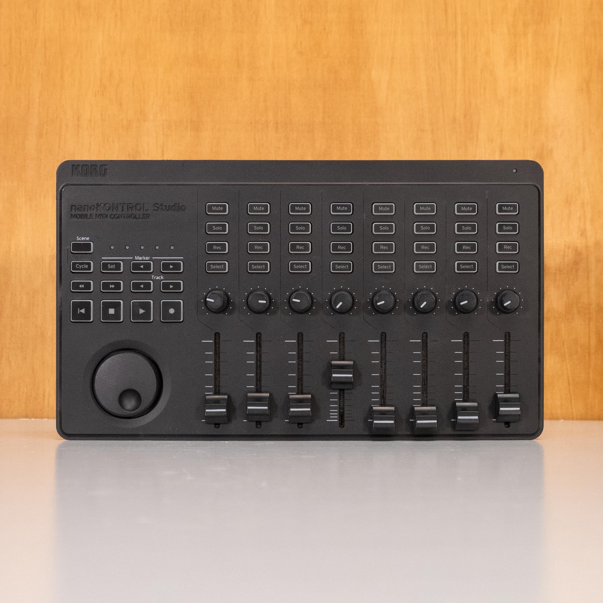 Korg Nanokontrol Studio Mobile MIDI Controller (015497) - Preloved