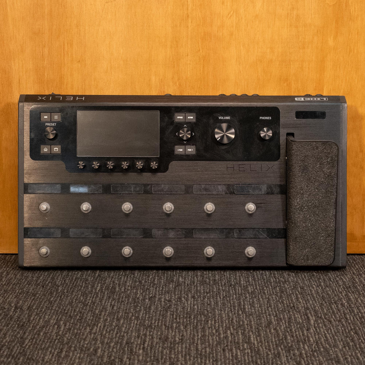 Line 6 Helix Floor Guitar Multi-FX Processor (21HDF4V310000006) - Preloved