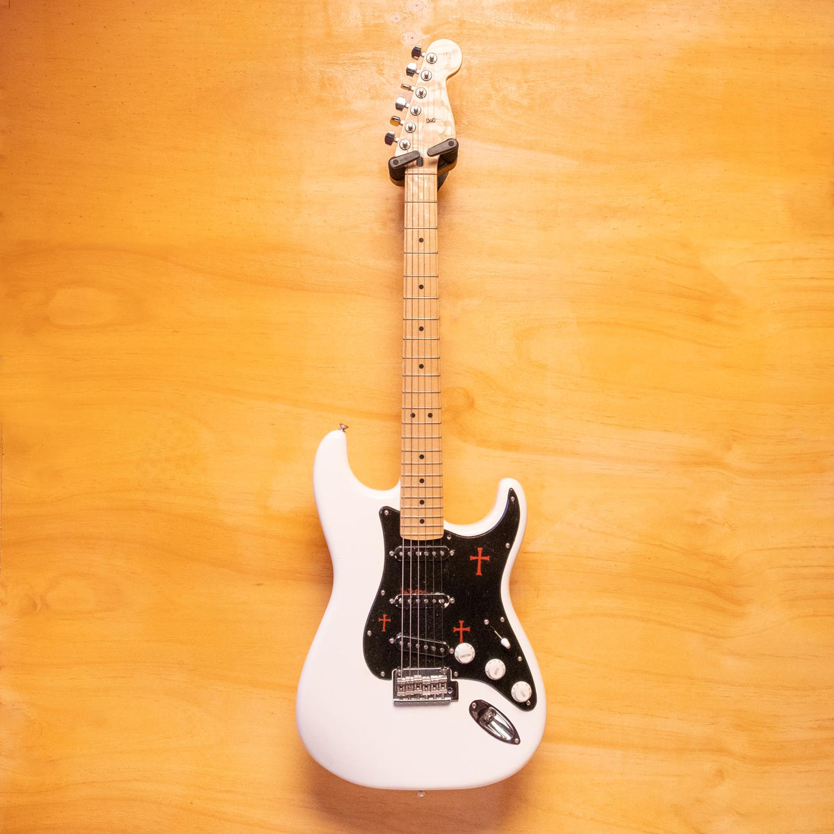 Fender Player Stratocaster in Polar White (MX22293255) - Preloved
