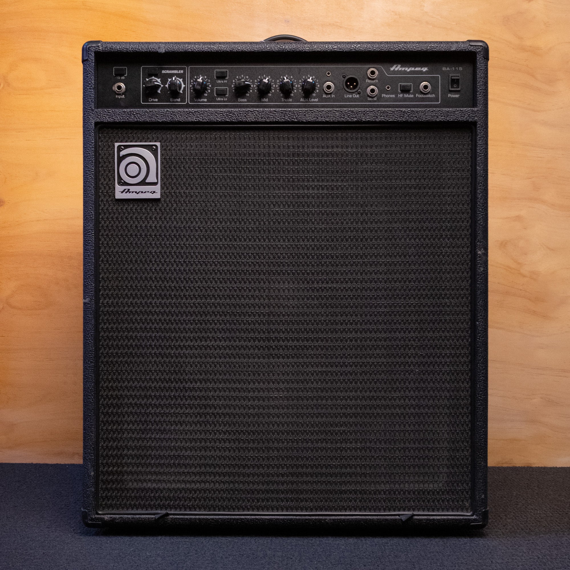 Ampeg BA-115 Bass Guitar Amplifier Combo - Preloved (4BA4R7025000032)