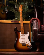Fender Custom Shop Limited Edition '50s Stratocaster Deluxe Closet Classic Electric Guitar in 2-Color Sunburst
