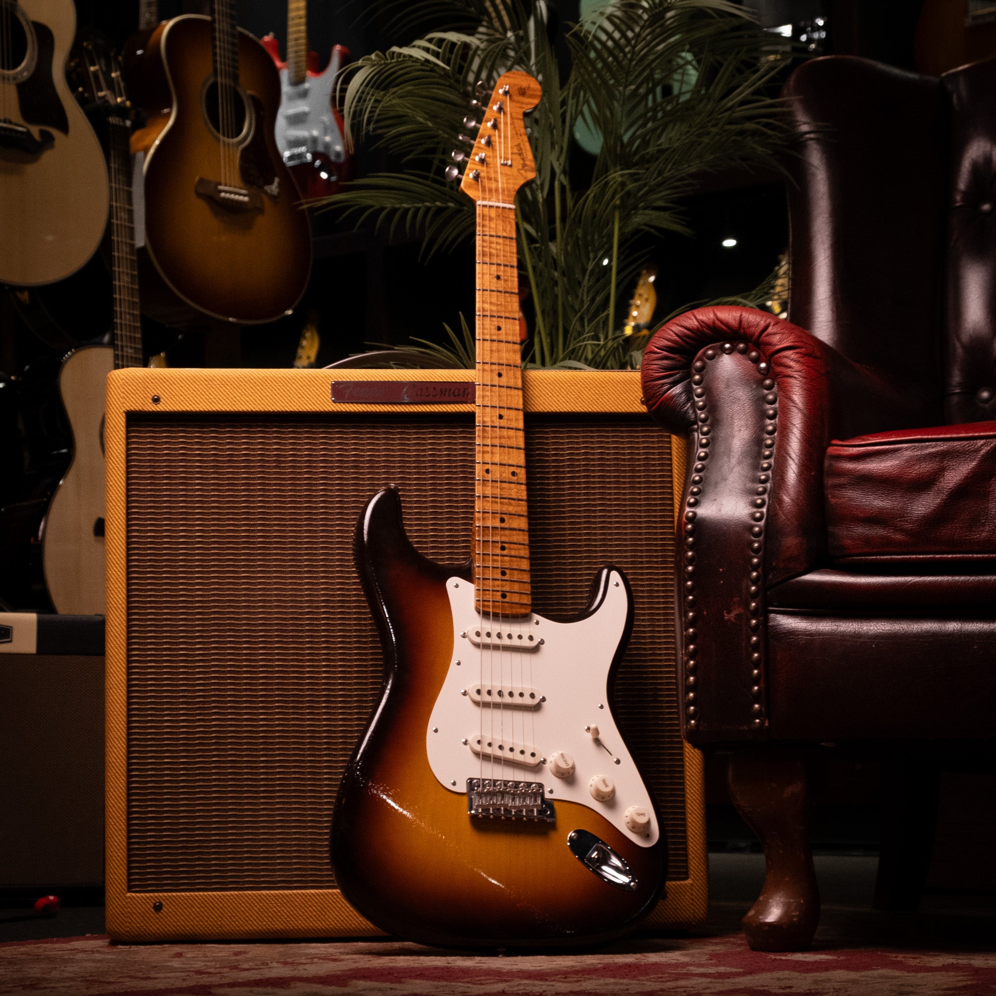 Fender Custom Shop Limited Edition '50s Stratocaster Deluxe Closet Classic Electric Guitar in 2-Color Sunburst