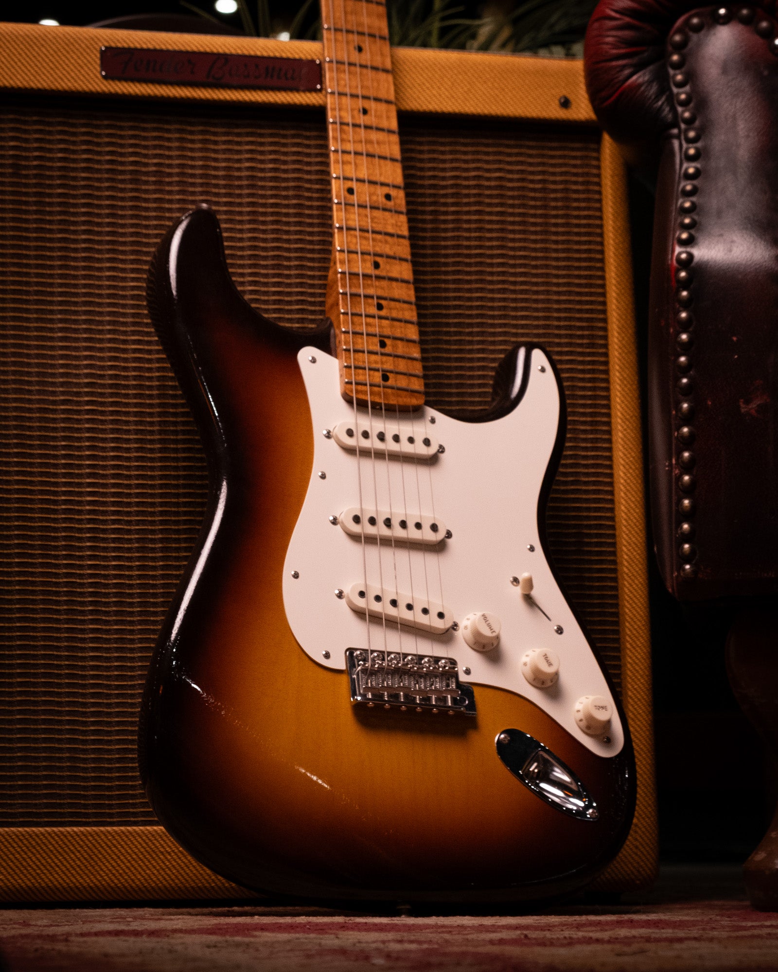 Fender Custom Shop Limited Edition '50s Stratocaster Deluxe Closet Classic Electric Guitar in 2-Color Sunburst