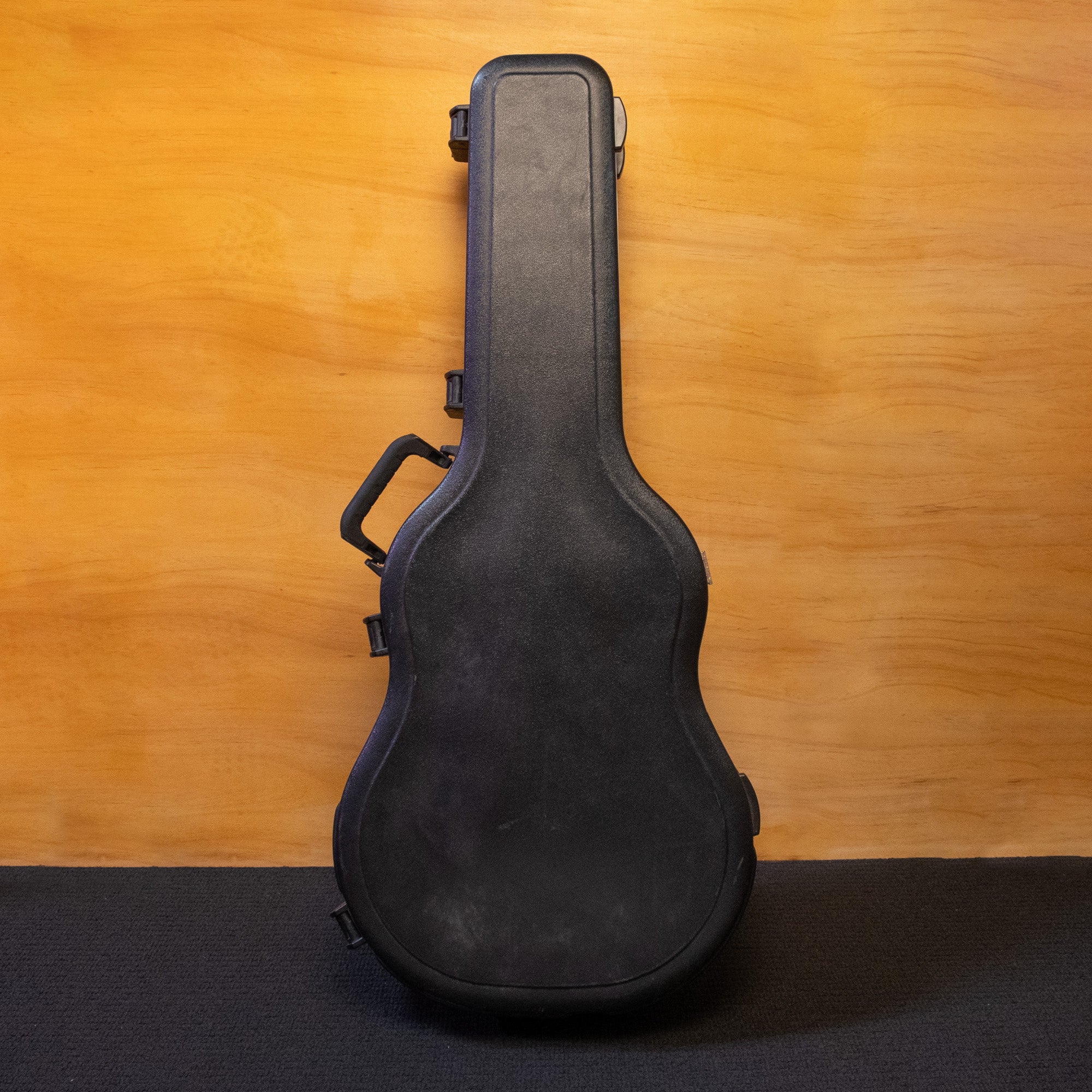SKB Dreadnought Guitar Case with TSA latches - Preloved (789270001862)