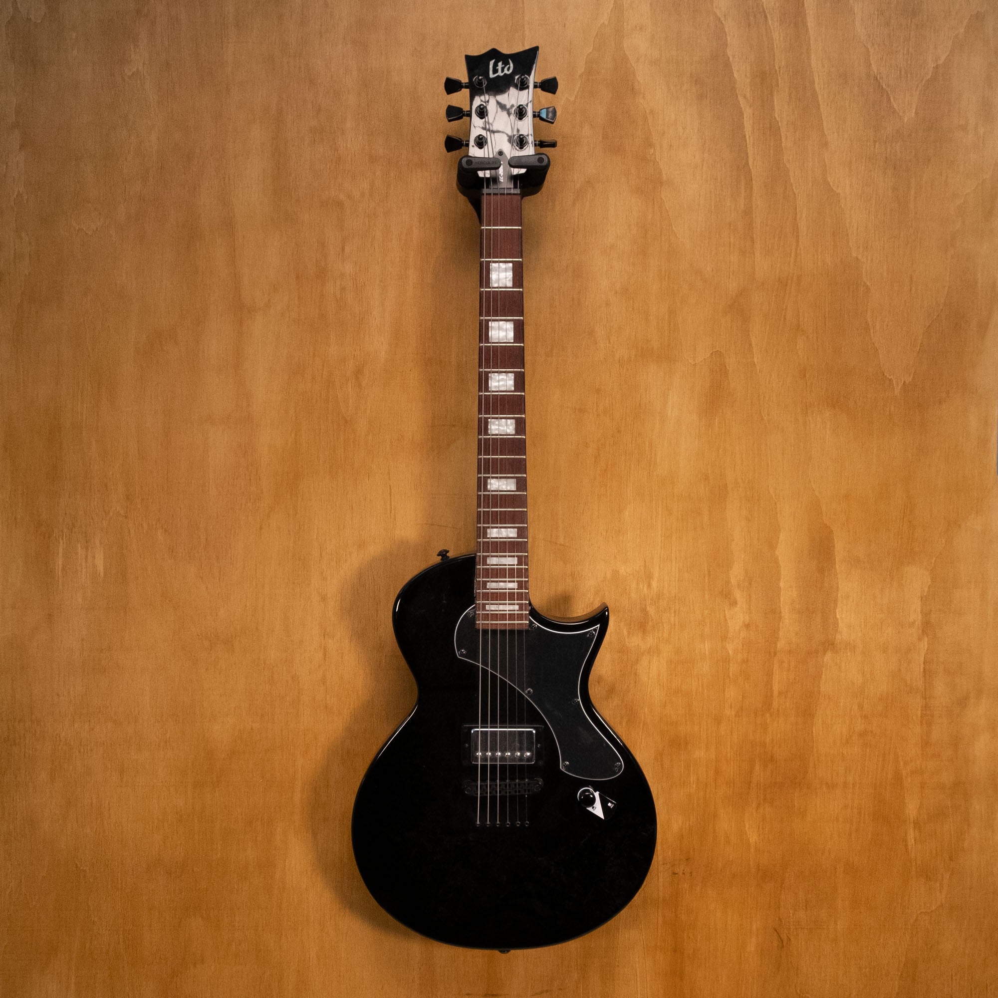 LTD EC-201FTBLK Electric Guitar in Black (IM23100897) - Preloved
