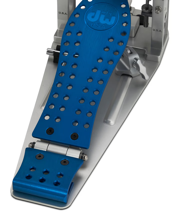 DW MFG Series Machined Chain Drive Single Bass Drum Pedal with Bag - Blue