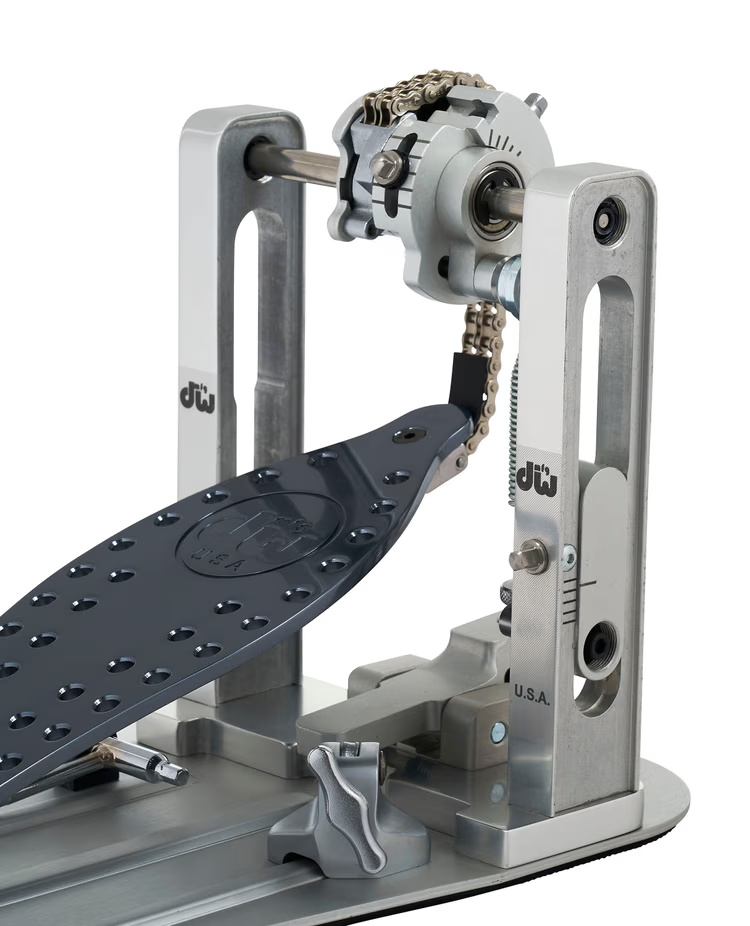 DW MFG Machined Chain Drive Single Bass Drum Pedal with Extended Footboard