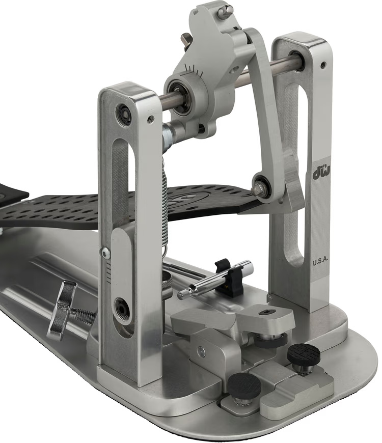 DW MFG Series Machined Direct Drive Single Bass Drum Pedal with Bag - Black