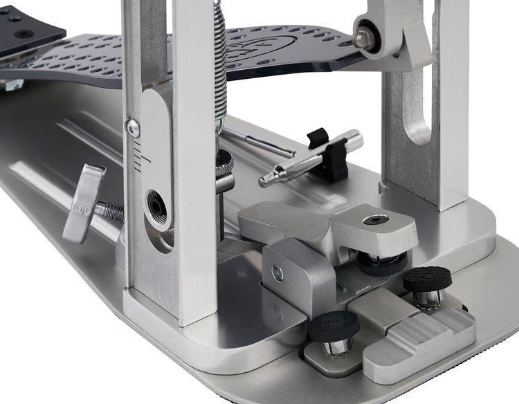 DW MFG Machined Direct Drive Single Bass Drum Pedal with Extended Footboard