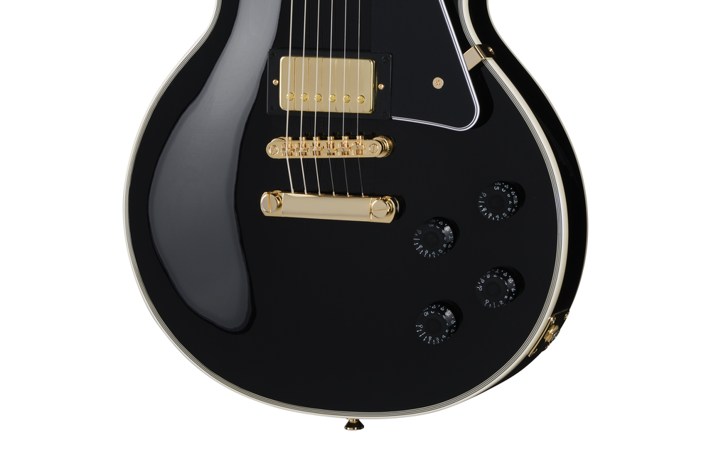 Electric guitar EPIPHONE Les Paul Custom in ebony finish with premium gig bag, showcasing its sleek body and classic hardware.