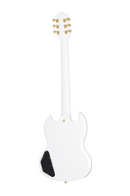 Electric guitar Epiphone SG Custom in Alpine White with premium guitar bag, showcasing its sleek body and classic design.