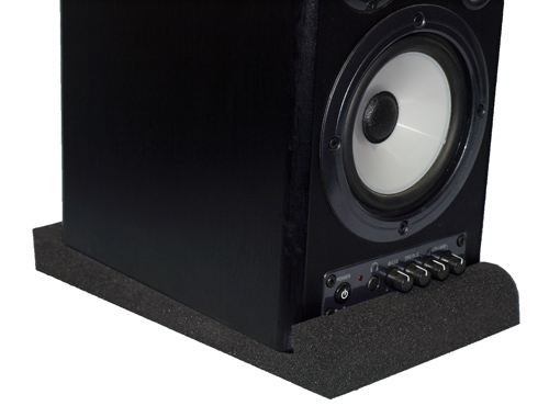 AVE ISOPAD-5 studio monitor pad for speaker isolation and vibration reduction, featuring a cushioned, anti-slip surface.