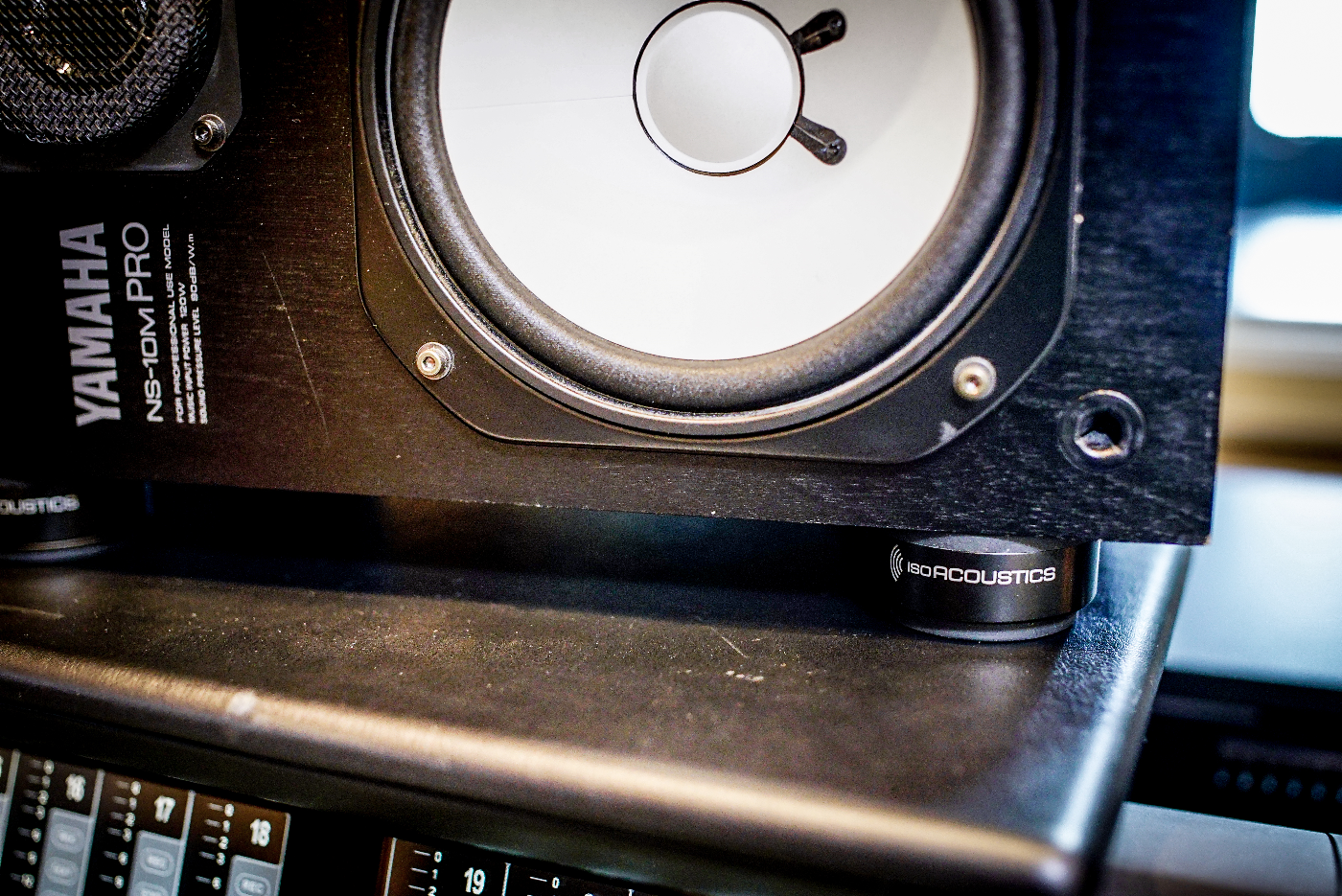 Iso Acoustics ISO-PUCK Isolation Puck Pack of 2