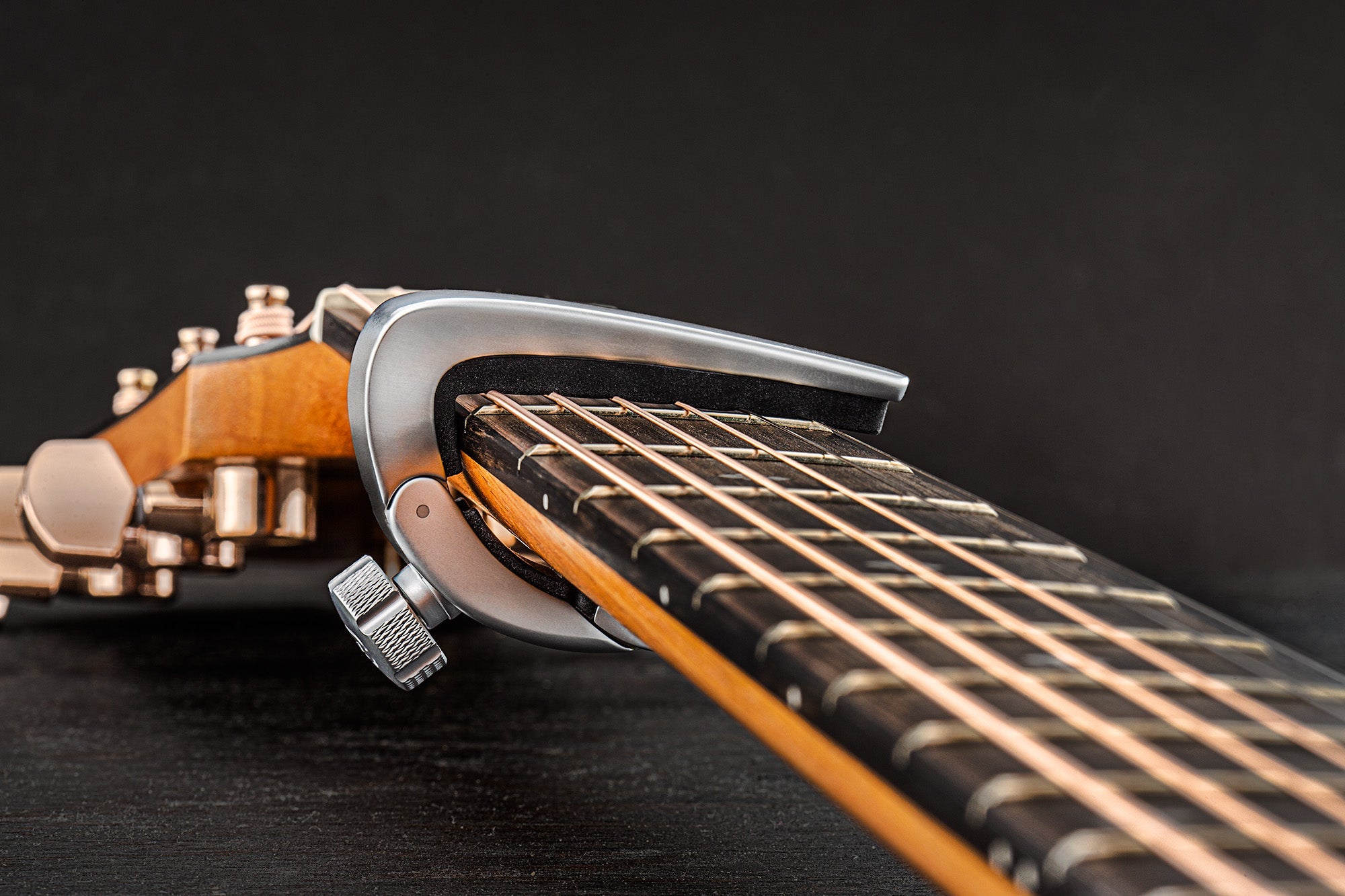 Jim Dunlop Pivot capo Satin chrome