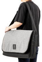 Korg Sequenz padded messenger bag for medium-size synthesizers and controllers, featuring a durable design and ample storage.