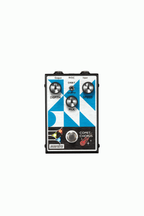 Maestro Comet Chorus guitar effects pedal with control knobs and input/output jacks, designed for musical tone modulation.