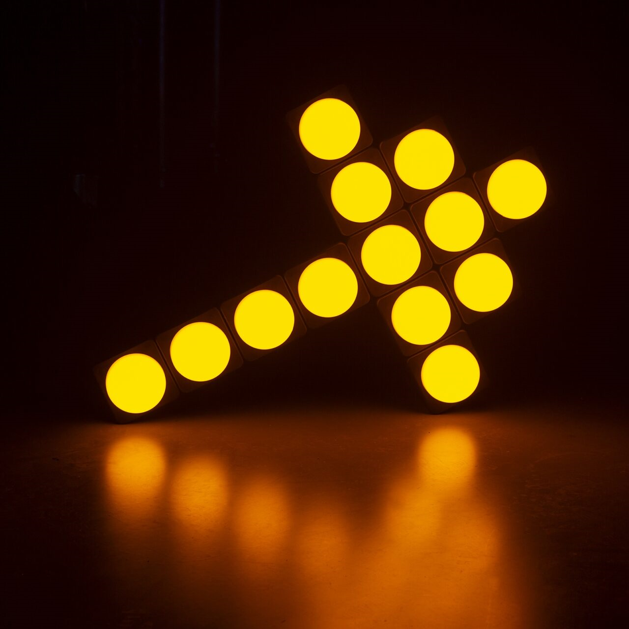 Beamz PRO KUBE20BK Outdoor Battery Uplight 6-Pack with Flightcase